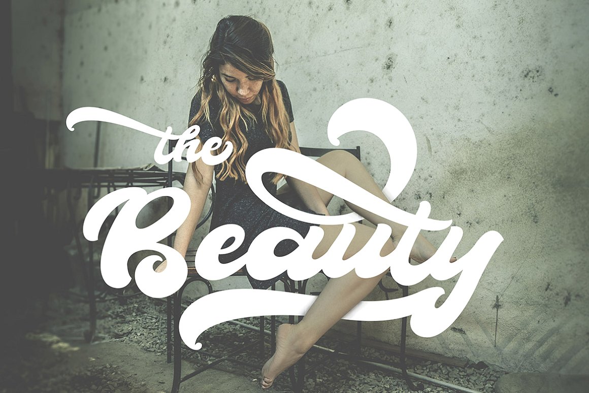 Boldie Script Font