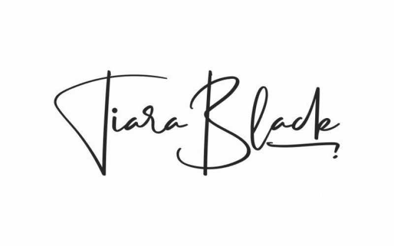 Tiara Black Font