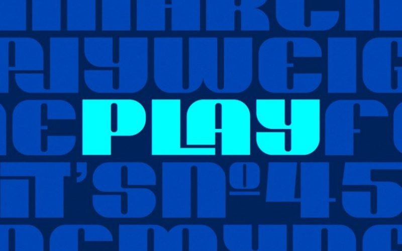 Play Heavy Font