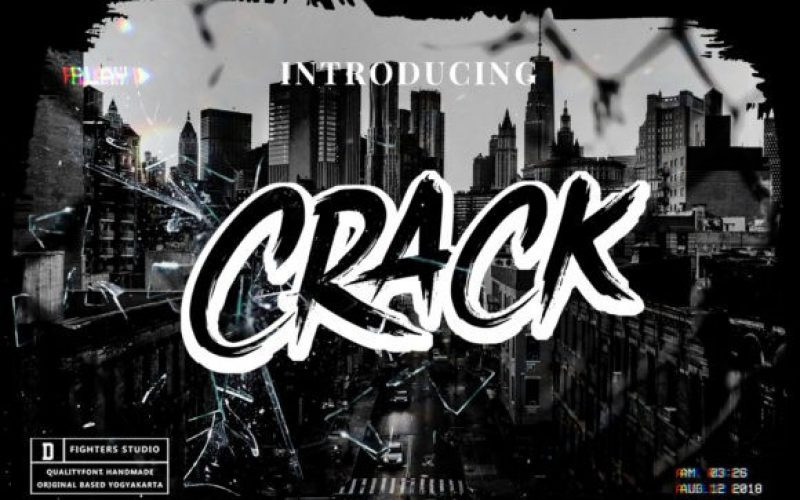 Crack Brush Font