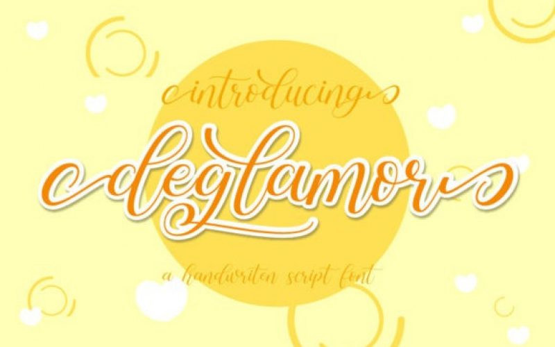 Deglamor Script Font