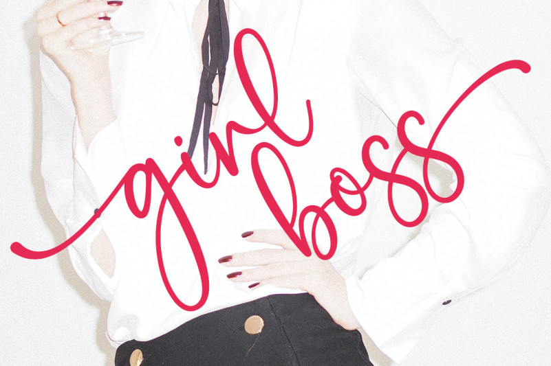 Lalisa Script Font