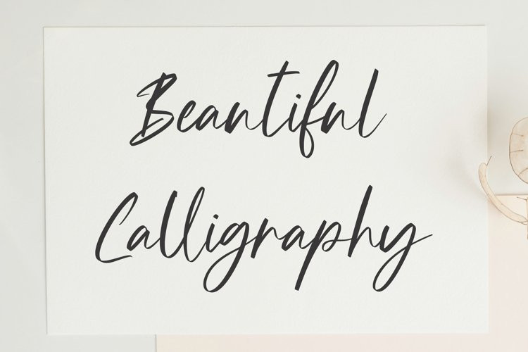 Quinnleigh Handwritten Font