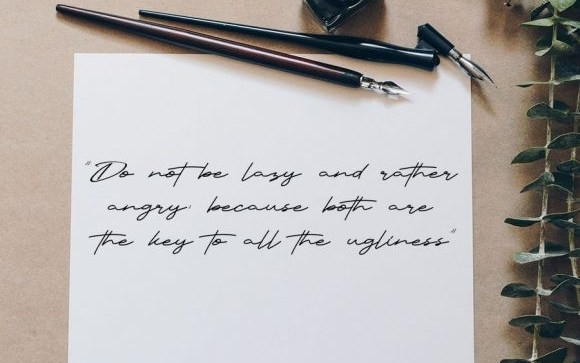 Misthic Handwritten Font