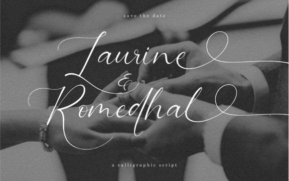 Aleanderica Calligraphy Font